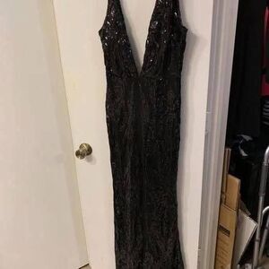 LBD Sequin Embellished Prom Dress/Ball Gown Size Medium